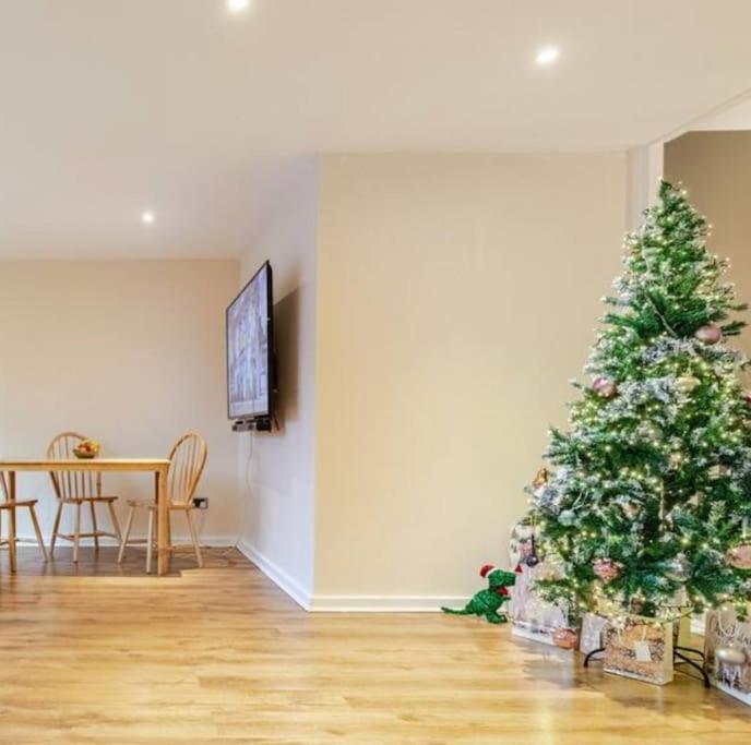 Apartamento 3 Bedroom Maisonette In Belsize Park, Hampstead With Private Entrance *